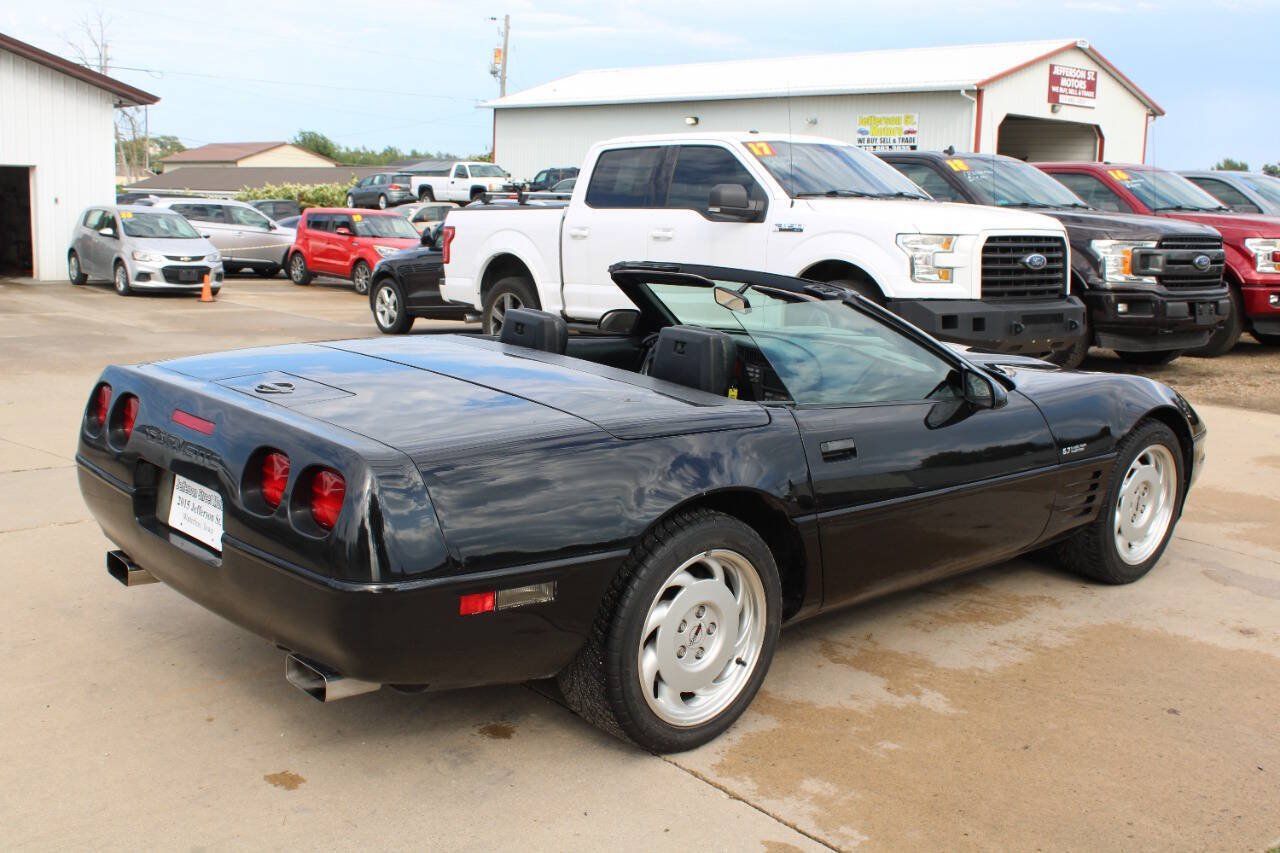 Used 1991 Chevrolet Corvette Convertible RWD image 20