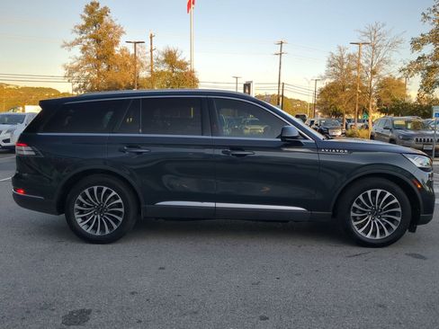 Used 2023 Lincoln Aviator Reserve w/ Elements Package Plus image 2
