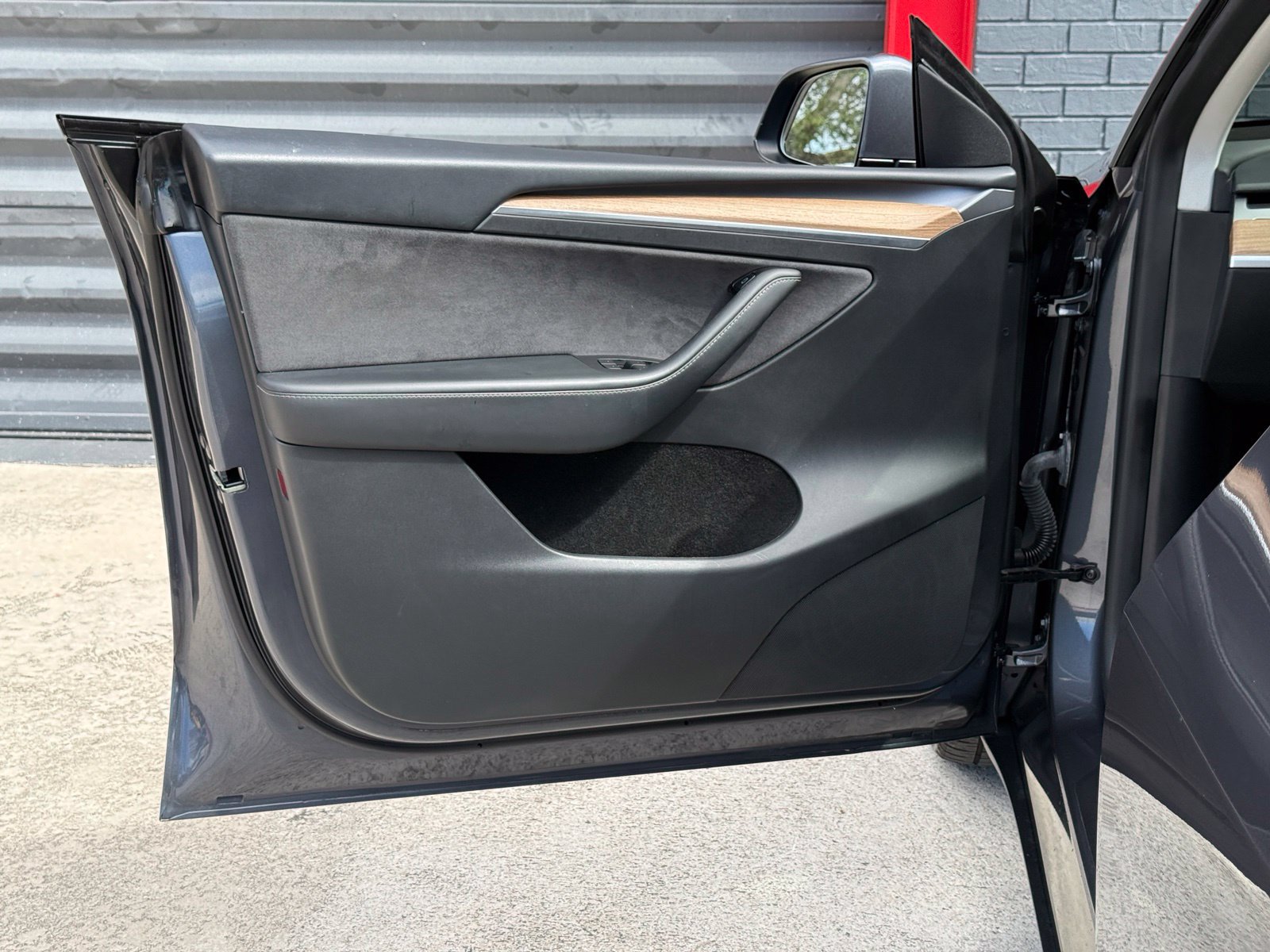 Used 2023 Tesla Model Y 2WD image 17