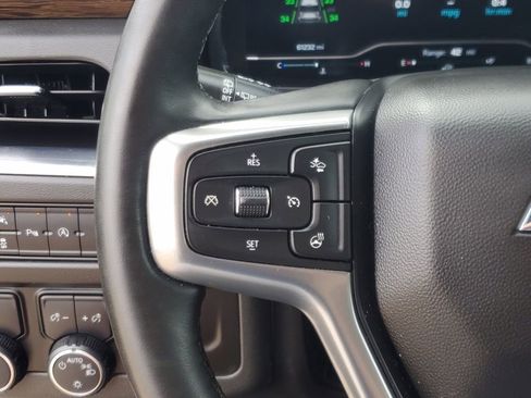 Used 2023 Chevrolet Suburban Premier RWD image 24