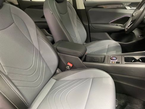 New 2026 Volkswagen Tiguan SE image 8