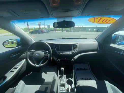 Used 2017 Hyundai Tucson SE AWD/4WD image 10