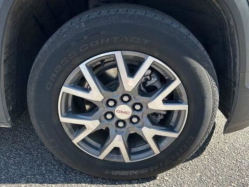 Used 2022 GMC Acadia SLT w/ Technology Package image 18