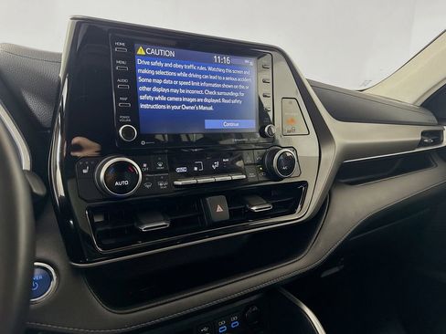 Used 2022 Toyota Highlander XLE image 17