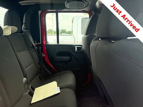 Used 2023 Jeep Gladiator Sport AWD/4WD image 14