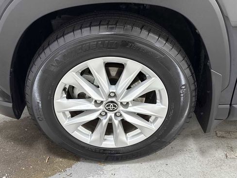 Certified 2022 Toyota Corolla Cross LE image 10