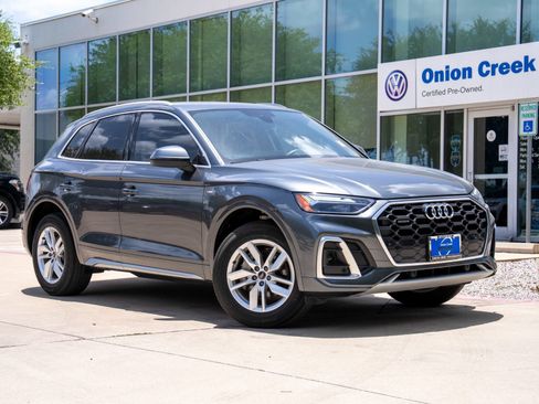 Used 2023 Audi Q5 2.0T Premium w/ Convenience Package AWD/4WD image 1