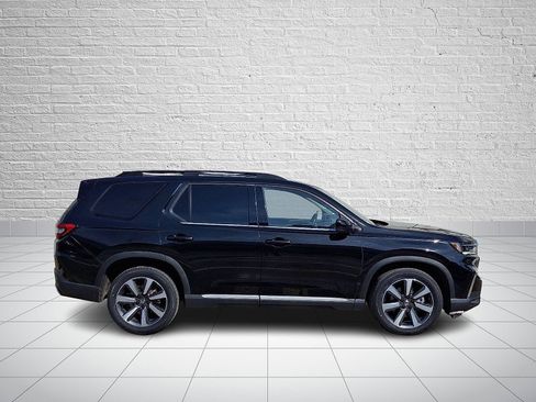 Used 2023 Honda Pilot Touring image 7