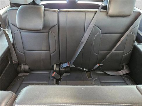 Used 2019 Chevrolet Suburban LT image 20