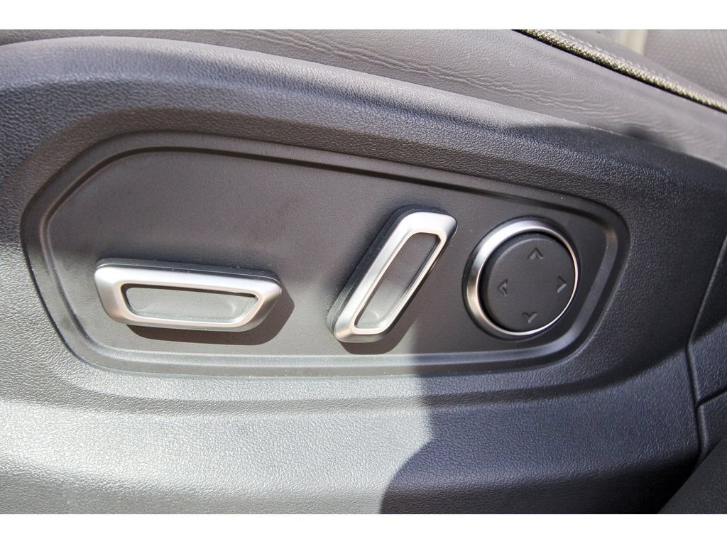 Used 2026 Rivian R1S Adventure Dual AWD/4WD image 30