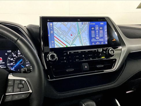 Used 2021 Toyota Highlander Platinum image 6