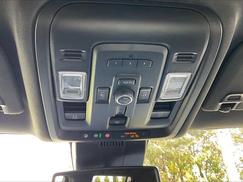 Used 2024 GMC Yukon XL AT4 w/ Technology Package image 33