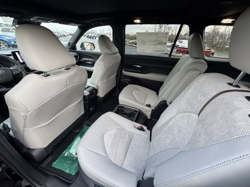 New 2026 Toyota Grand Highlander AWD Hybrid image 15