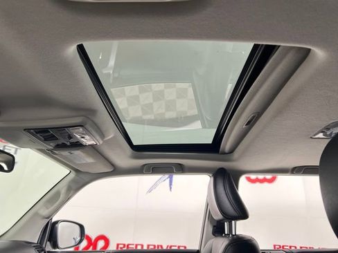 Used 2015 Toyota 4Runner SR5 image 19