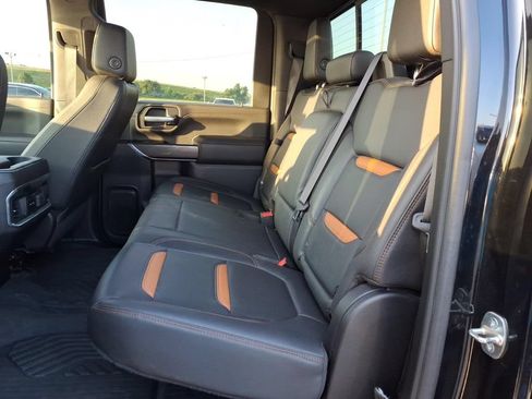 Used 2022 GMC Sierra 2500 AT4 w/ AT4 Premium Plus Package AWD/4WD image 8