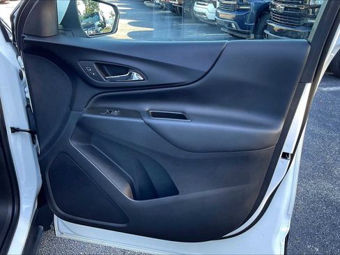 Used 2023 Chevrolet Equinox LT image 23