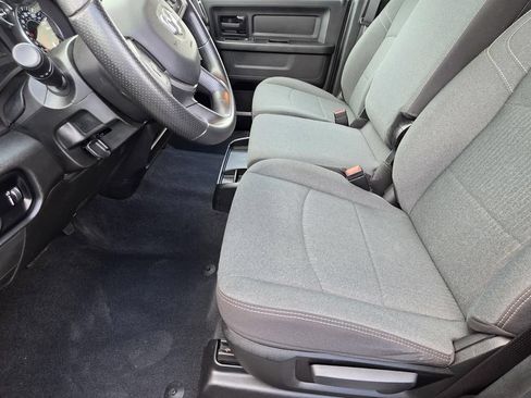 Used 2024 RAM 3500 Tradesman w/ Chrome Appearance Group AWD/4WD image 7