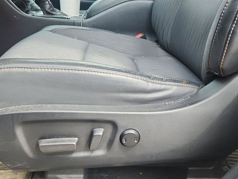 Used 2019 Toyota Highlander Plus AWD/4WD image 14