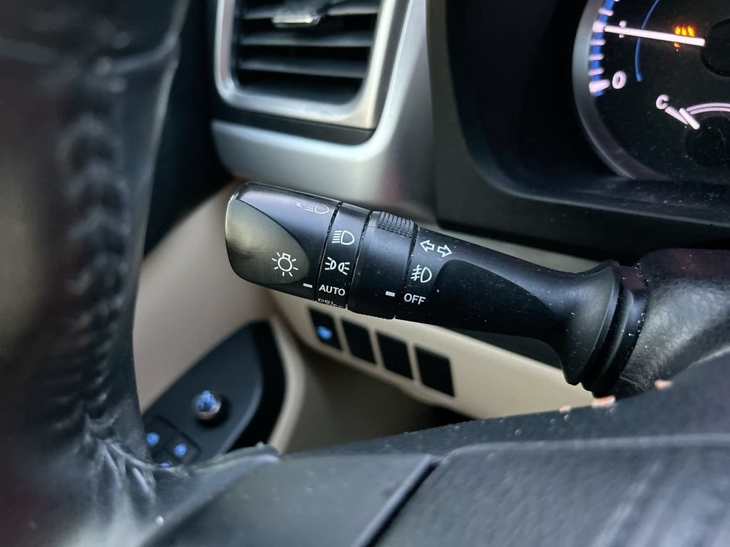 Used 2017 Toyota Highlander Plus FWD image 20