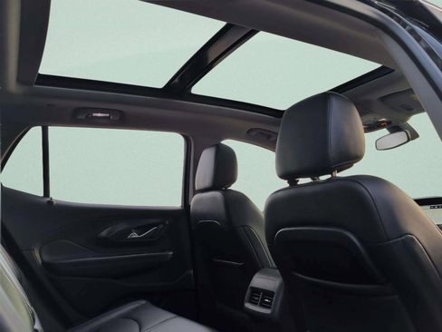 Used 2018 GMC Terrain SLT w/ Preferred Package image 25