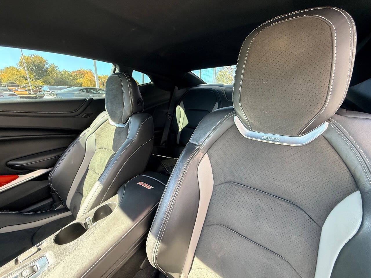 Used 2019 Chevrolet Camaro SS RWD image 31