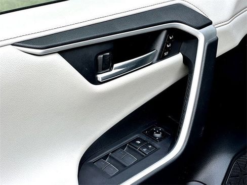 Used 2024 Toyota RAV4 Limited w/ Advanced Technology Package image 11
