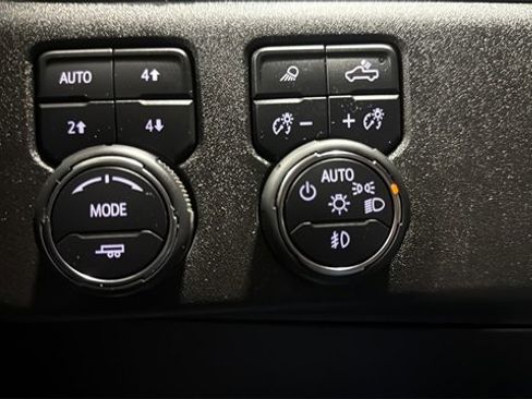 Used 2022 Chevrolet Silverado 1500 High Country image 19