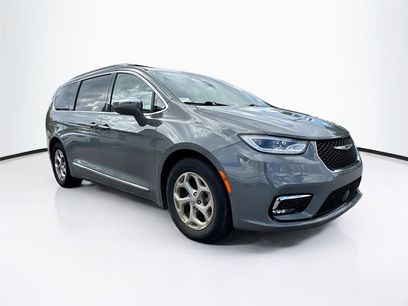 Used 2022 Chrysler Pacifica Limited