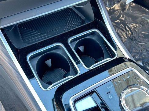 Certified 2024 BMW i7 xDrive60 image 33