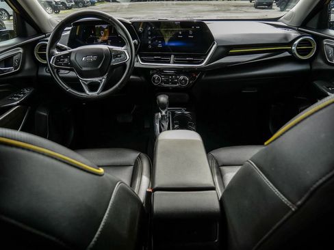 Used 2025 Chevrolet Trax ACTIV w/ Driver Confidence Package FWD image 24