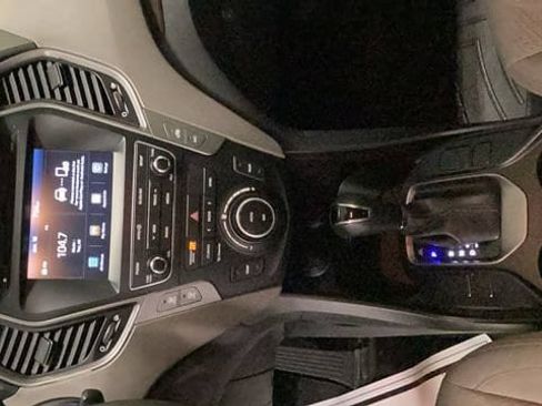Used 2017 Hyundai Santa Fe Sport AWD/4WD image 13
