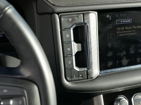 Used 2023 GMC Yukon XL Denali image 18