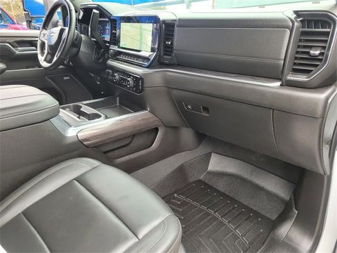 Certified 2025 Chevrolet Silverado 2500 LTZ w/ LTZ Convenience Package image 8