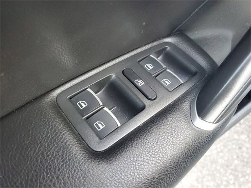 Certified 2022 Volkswagen Passat 2.0T R-Line image 13