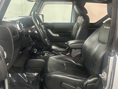 Used 2013 Jeep Wrangler Sahara w/ Dual Top Group image 11