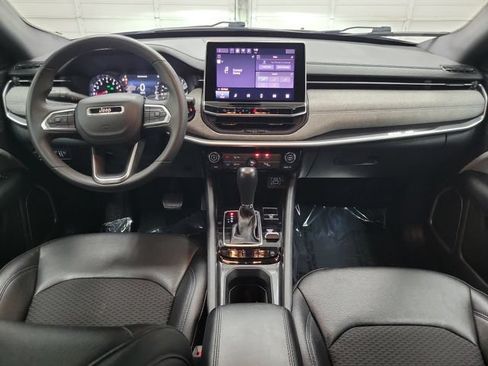 Used 2024 Jeep Compass Latitude AWD/4WD image 11