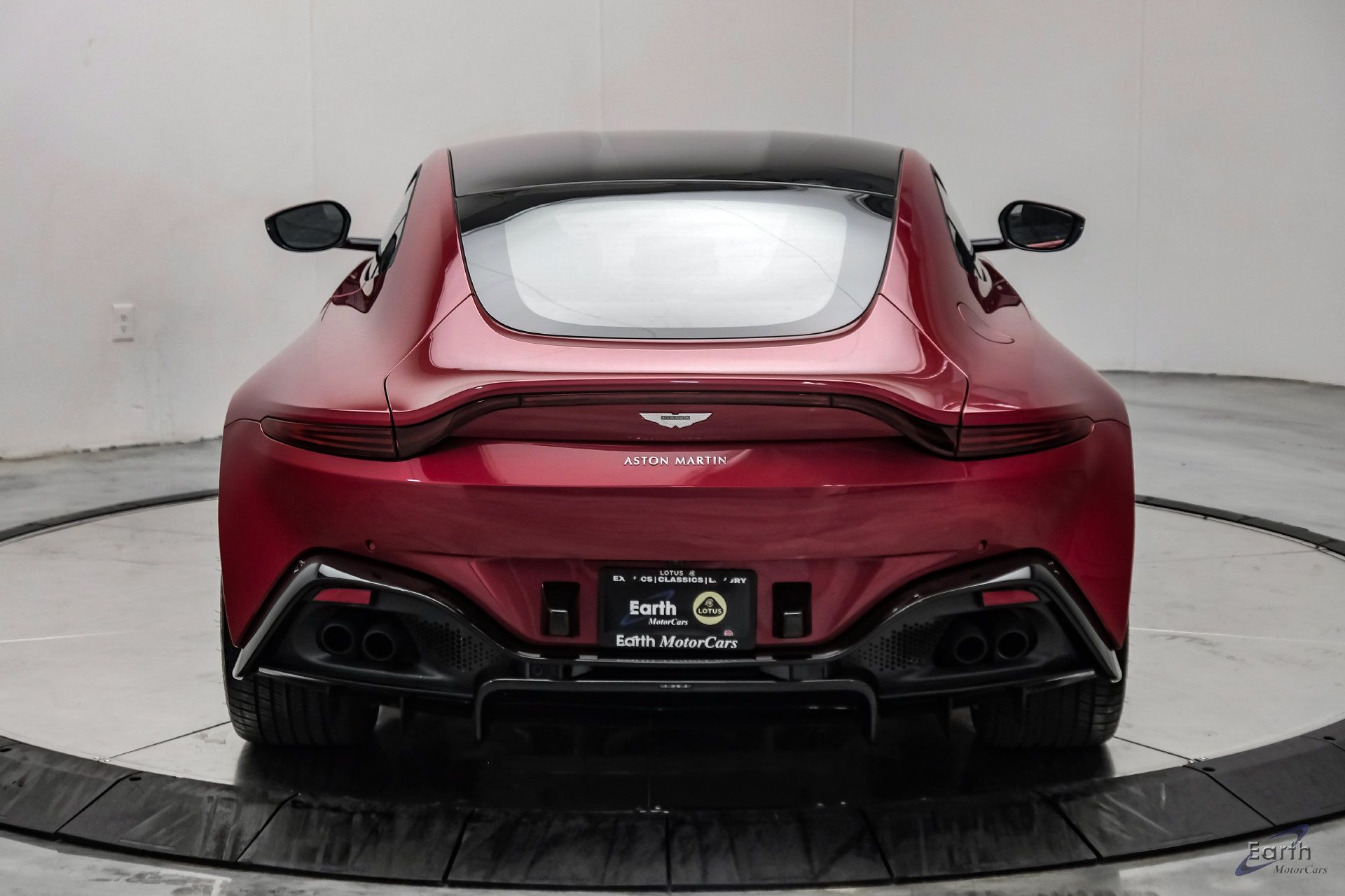 Used 2019 Aston Martin V8 Vantage Coupe RWD image 16