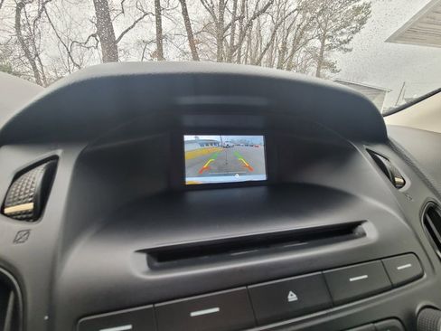 Used 2015 Ford Focus SE w/ SE Sport Package image 14