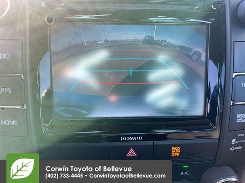 Used 2017 Toyota Camry SE w/ Moonroof Package image 19