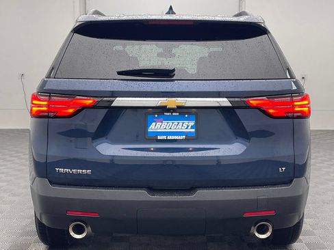 Used 2023 Chevrolet Traverse LT FWD image 9