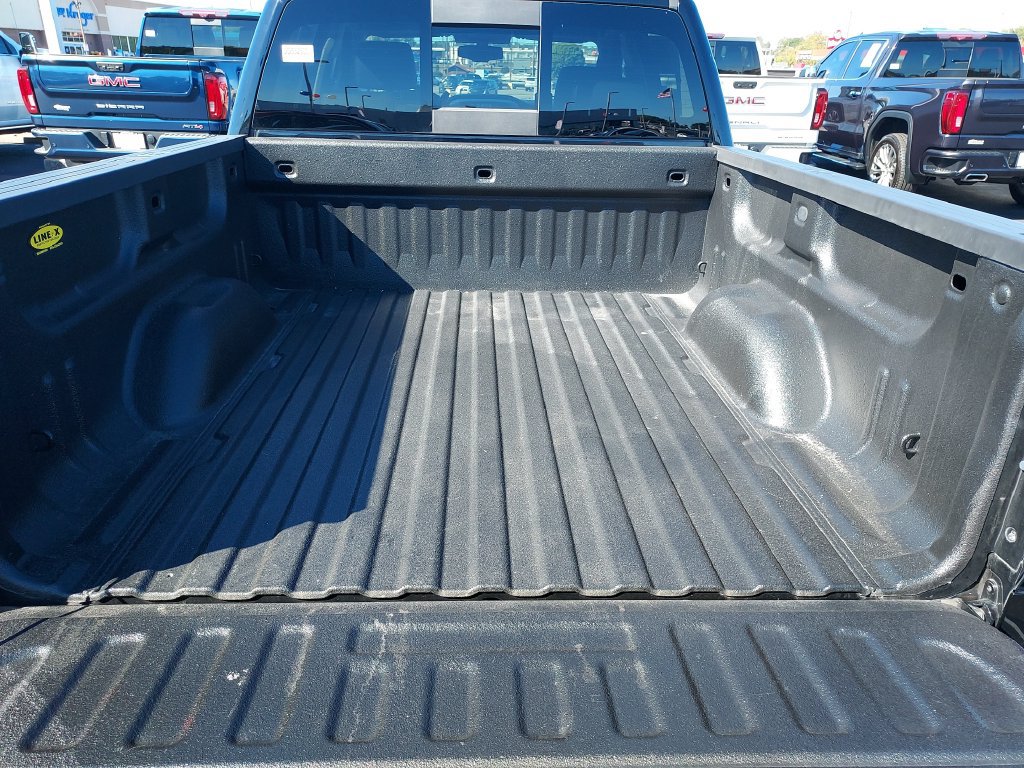 Used 2018 GMC Sierra 1500 SLT w/ SLT Premium Package AWD/4WD image 9