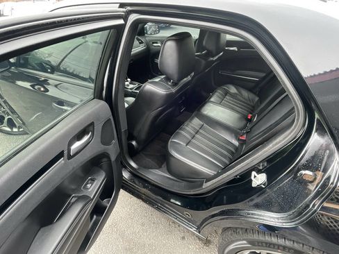 Used 2017 Chrysler 300 S w/ 300S Premium Group image 8