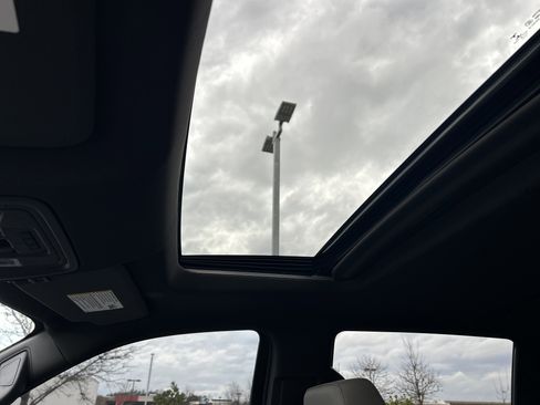 Used 2022 GMC Sierra 1500 SLT w/ SLT Premium Plus Package image 11