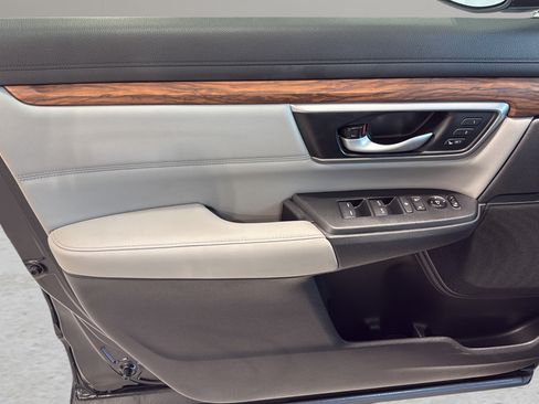 Used 2020 Honda CR-V Touring image 10