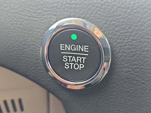 Certified 2024 Ford Edge Titanium image 22