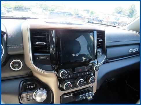 Used 2022 RAM 1500 Laramie AWD/4WD image 17