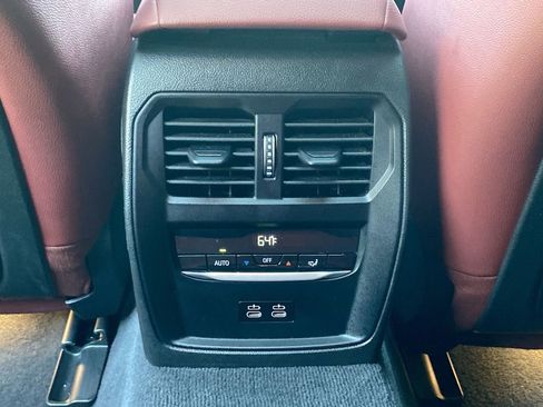 Used 2023 BMW i4 eDrive40 image 25