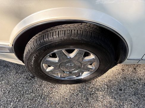 Used 1989 Cadillac Seville FWD image 9