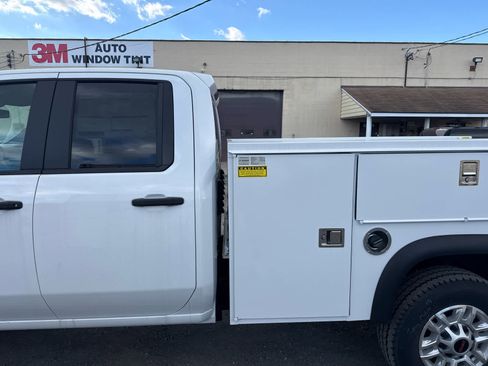 New 2025 GMC Sierra 2500 Pro w/ Convenience Package image 4