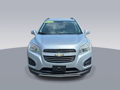Used 2016 Chevrolet Trax LT FWD image 2